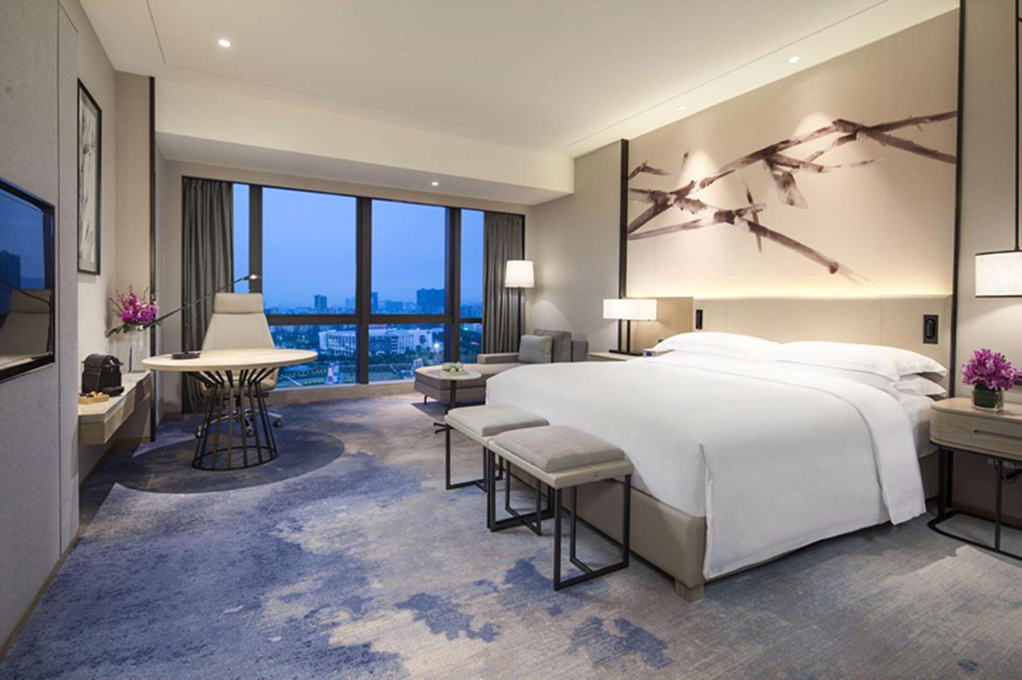 Doubletree By Hilton Hotel Shenzhen Longhua, Near Huawei, Foxcnn, Shenzhen North Railway, Uniwalk & Uniworld Shopping Mall, Sam'S Club Екстериор снимка