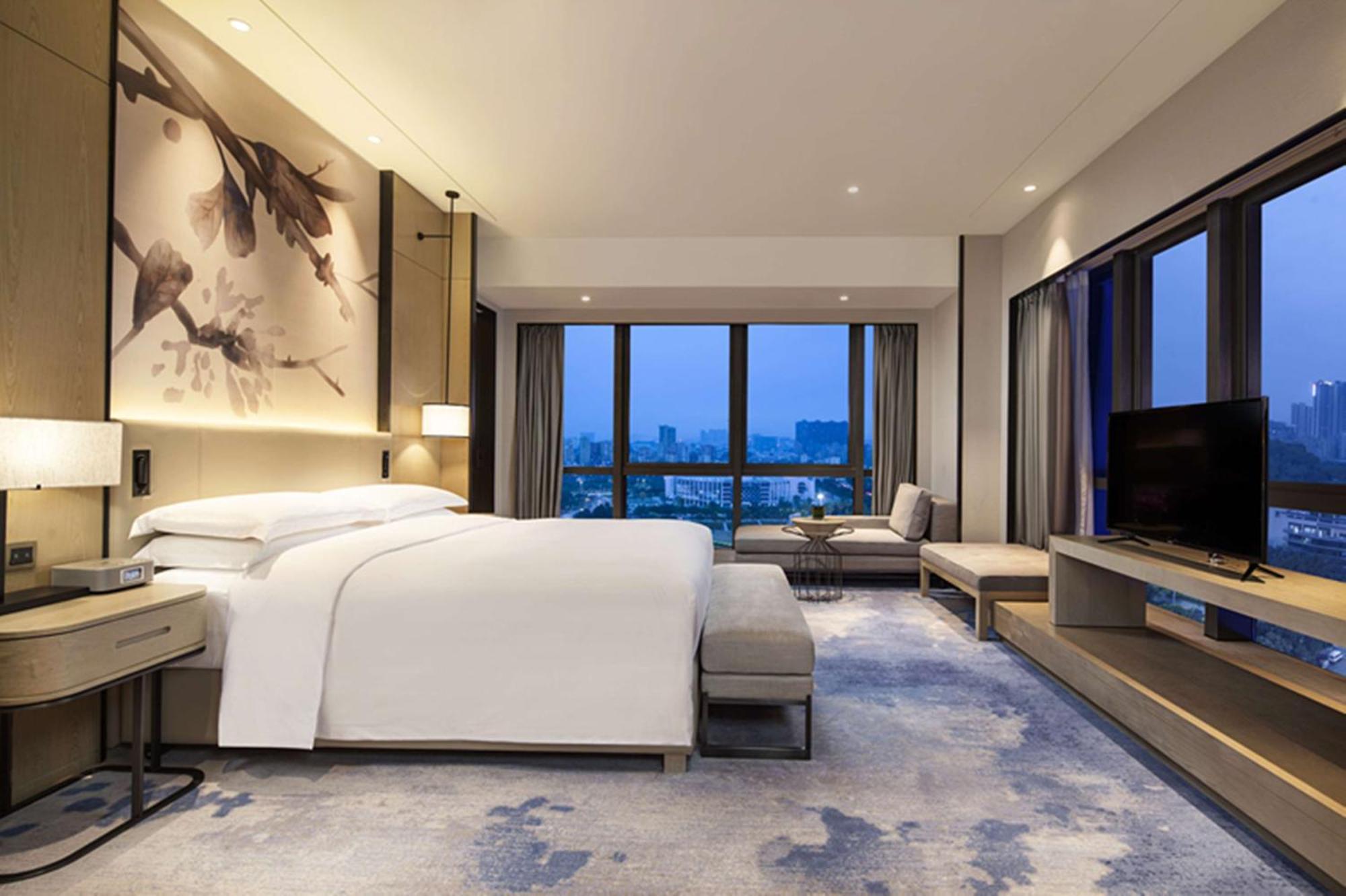 Doubletree By Hilton Hotel Shenzhen Longhua, Near Huawei, Foxcnn, Shenzhen North Railway, Uniwalk & Uniworld Shopping Mall, Sam'S Club Екстериор снимка