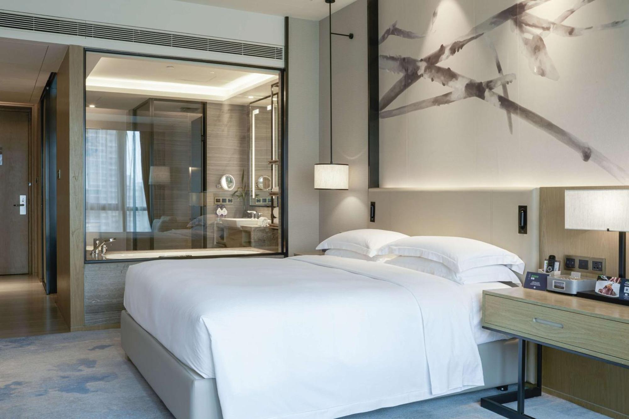 Doubletree By Hilton Hotel Shenzhen Longhua, Near Huawei, Foxcnn, Shenzhen North Railway, Uniwalk & Uniworld Shopping Mall, Sam'S Club Екстериор снимка